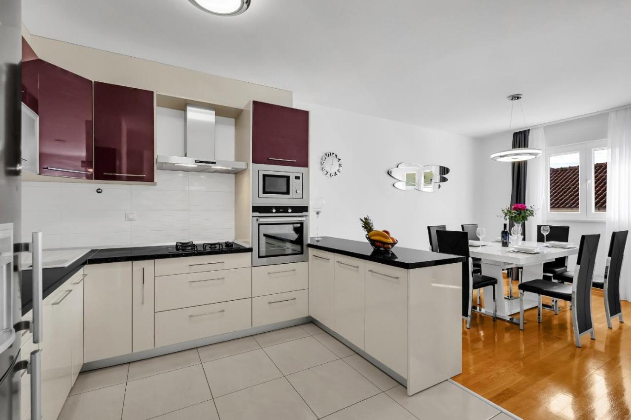 Apartman Linea Makarska Eksteriør billede